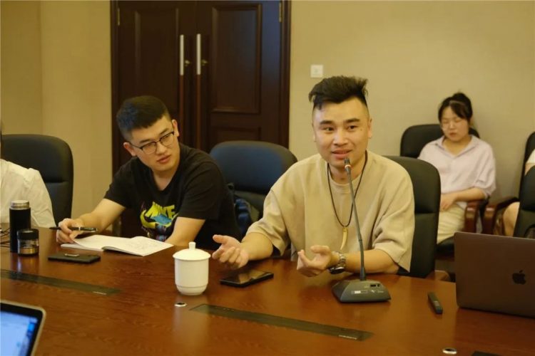 以爱育爱 ,以慧启慧 ,爱慧交融 —— 温大附小暑期教师学习培训会 以爱育爱 ,以慧启慧 ,爱慧交融 —— 温大附小暑期教师学习培训会