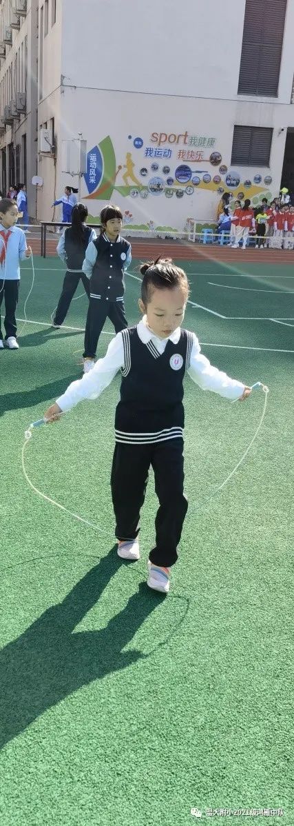 小学生涯第一次运动会——鸿雁中队 小学生涯第一次运动会——鸿雁中队