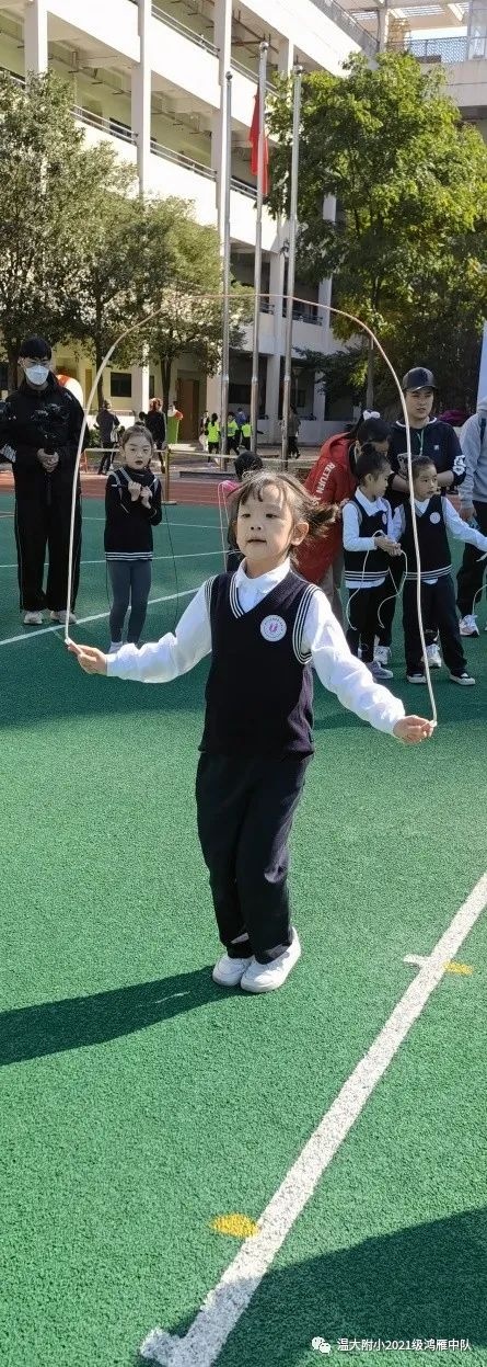 小学生涯第一次运动会——鸿雁中队 小学生涯第一次运动会——鸿雁中队