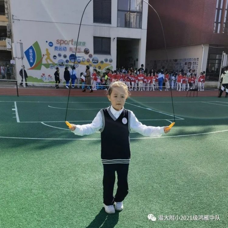 小学生涯第一次运动会——鸿雁中队 小学生涯第一次运动会——鸿雁中队