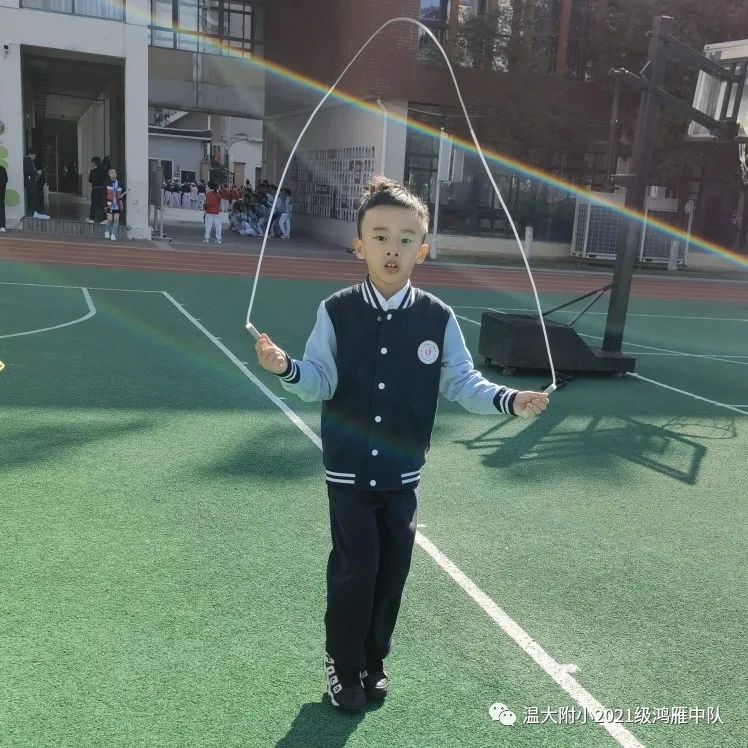 小学生涯第一次运动会——鸿雁中队 小学生涯第一次运动会——鸿雁中队