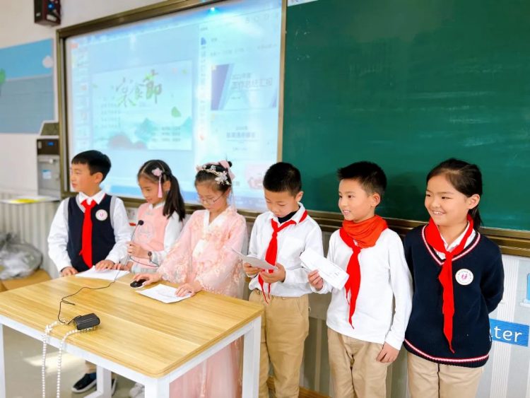 学习传统节日，增强民族自信 l  记未来星中队中华传统文化综合性学习活动