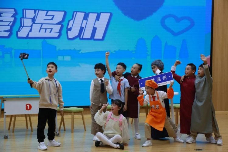 赞美家乡，传承文化的好少年 ——记三（2）班小水滴中队承办校园主题晨会活动