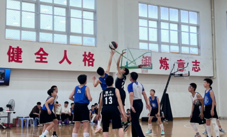 喜报｜男篮夺冠 完成满贯