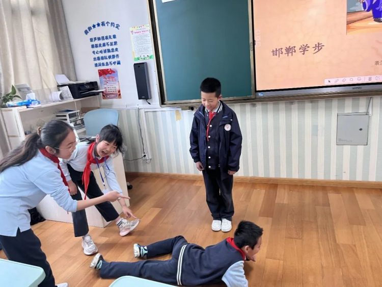 读寓言故事,沐智慧之光 读寓言故事,沐智慧之光